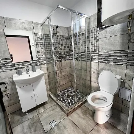 Casa Simon * Douăzeci şi Trei August