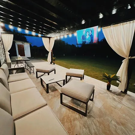 Pensionat Casa Simon Douăzeci şi Trei August