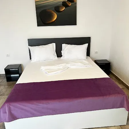 Casa Simon * Douăzeci şi Trei August