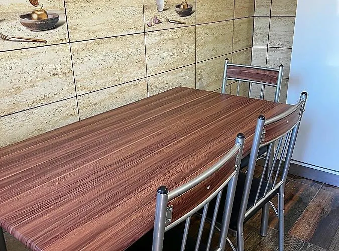 Casa Simon * Douăzeci şi Trei August